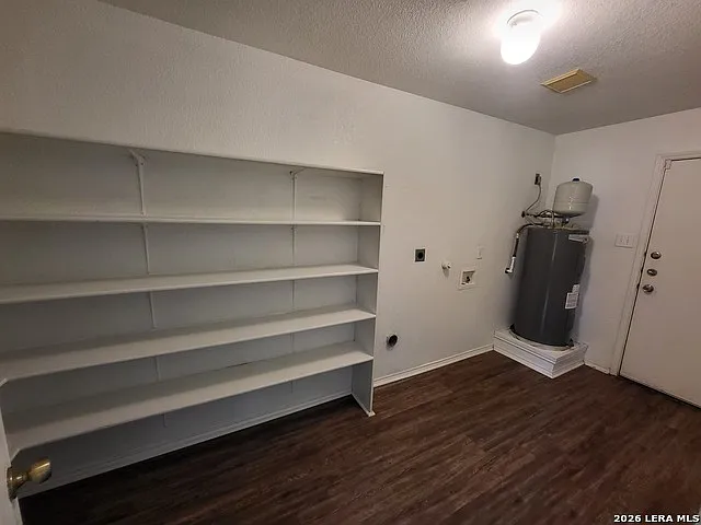 10831 Larson Cavern — Photo 15