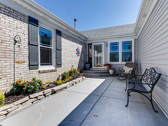3rd image of 1015 N Dovington Dr