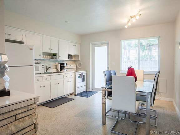 2nd image of 18815 Atlantic Blvd #2