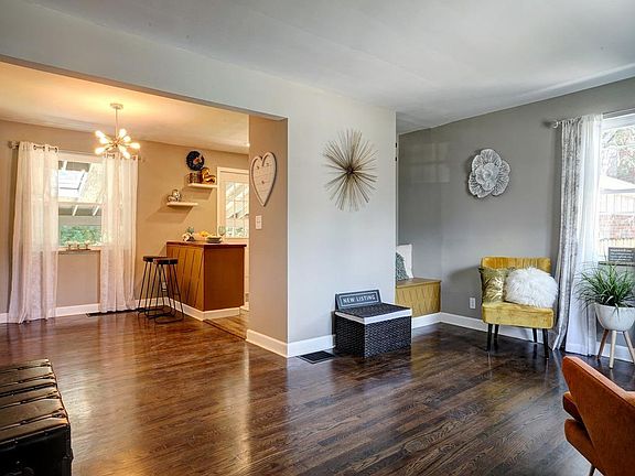 3rd image of 1514 Collegewood Ln