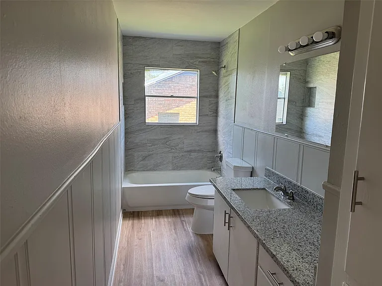 411 N Baron St — Photo 14