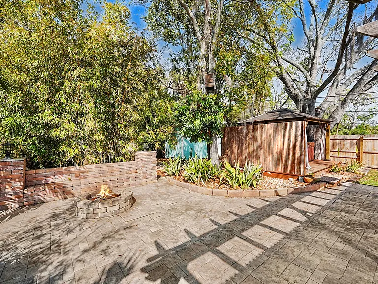 318 Bath St — Photo 31