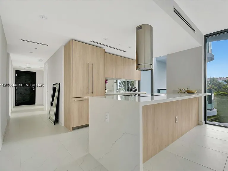 9901 W Bay Harbor Dr #401 — Photo 9