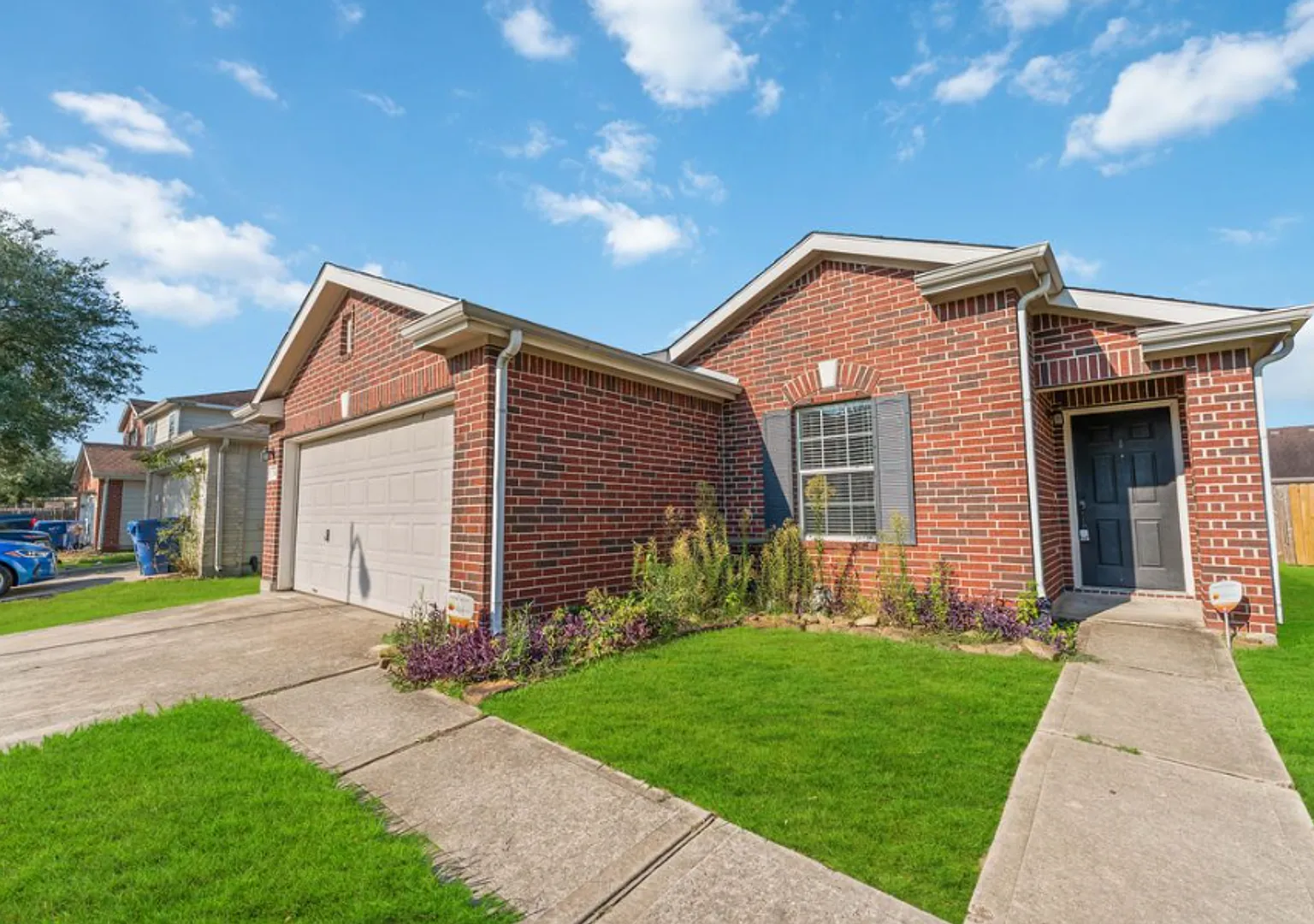 Stylish 3-Bedroom, 2-Bath in a Vibrant Spring Community — Photo 2