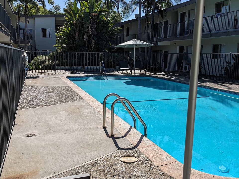 Swimming pool in center courtyard at Los Robles Apartments in Pasadena, California.