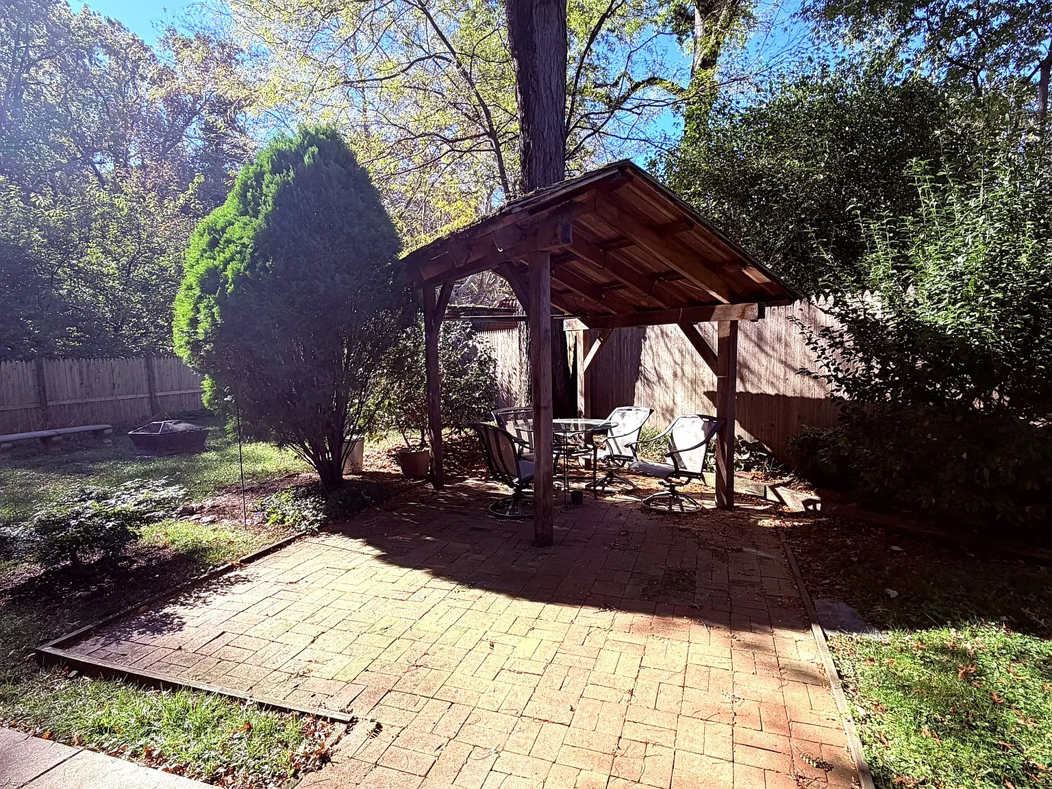 2 bed, 990 sqft, $1,550 — Photo 1