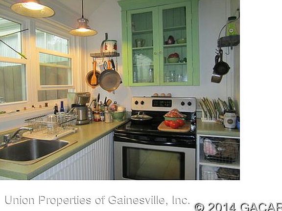 4th image of 1035 NE 3rd Ave #A