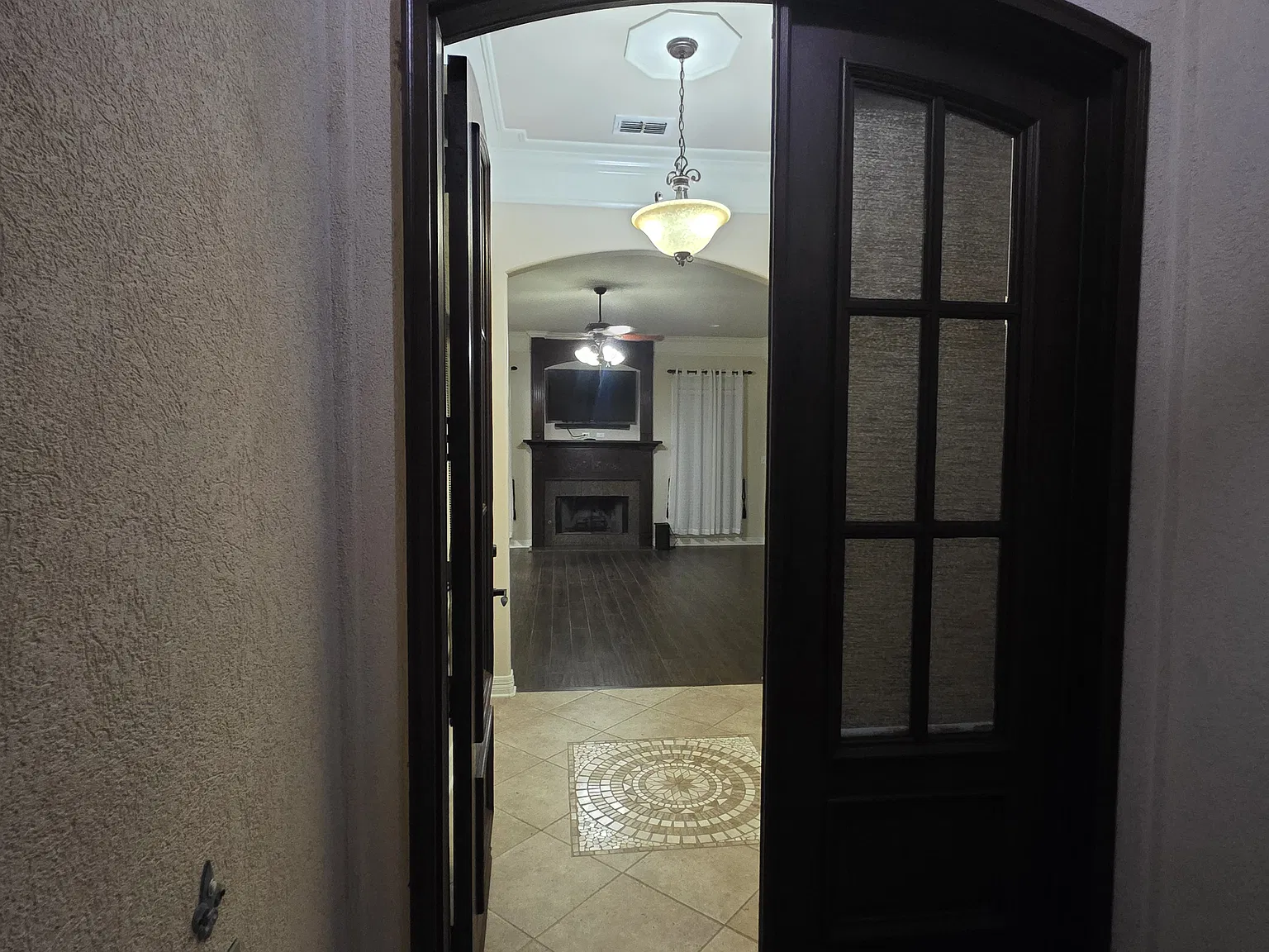 4 bed, 1806 sqft, $2,100 — Photo 4