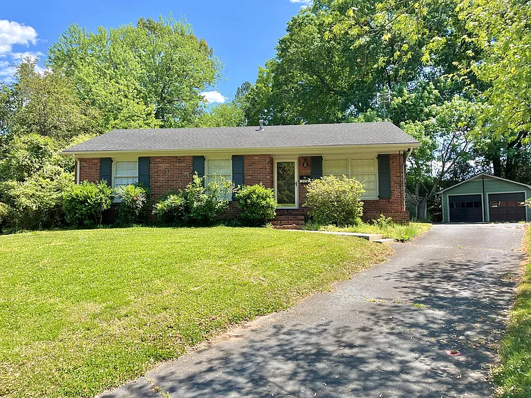 7113 Rockcliff Ct — Photo 2