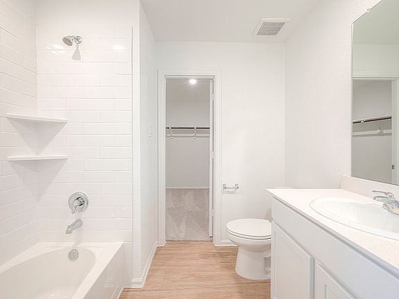 4th image of 1491 Las Cuevas Dr