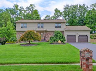 21 Terence Dr, Manalapan, NJ