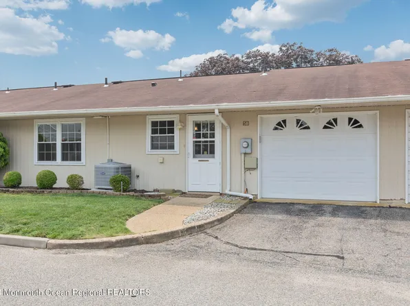 5B Yorkshire Court, Manchester, NJ 08759