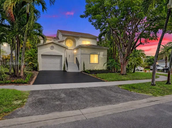 8741 SW 10th St, Hollywood, FL 33025