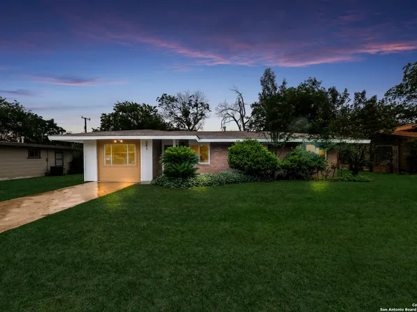 241 Weathercock Ln, Windcrest, TX 78239