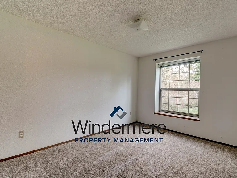2268 Hastie Lake Rd — Photo 18