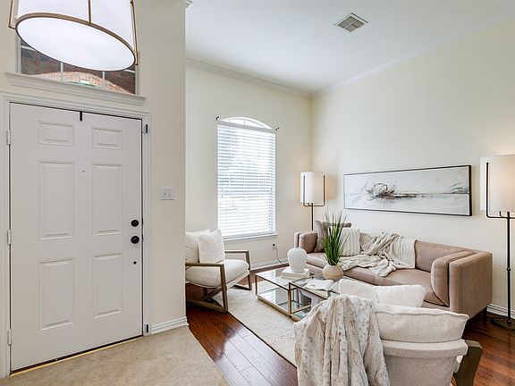 2nd image of 881 Sibyl Ln