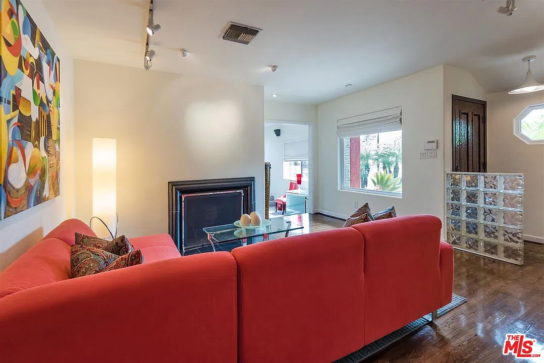 4 bed, 3.0 bath, 2792 sqft, $7,200 — Photo 3