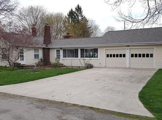 39 Center Rd, Vermilion, OH 44089