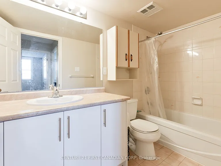 600 Talbot St #412 — Photo 32