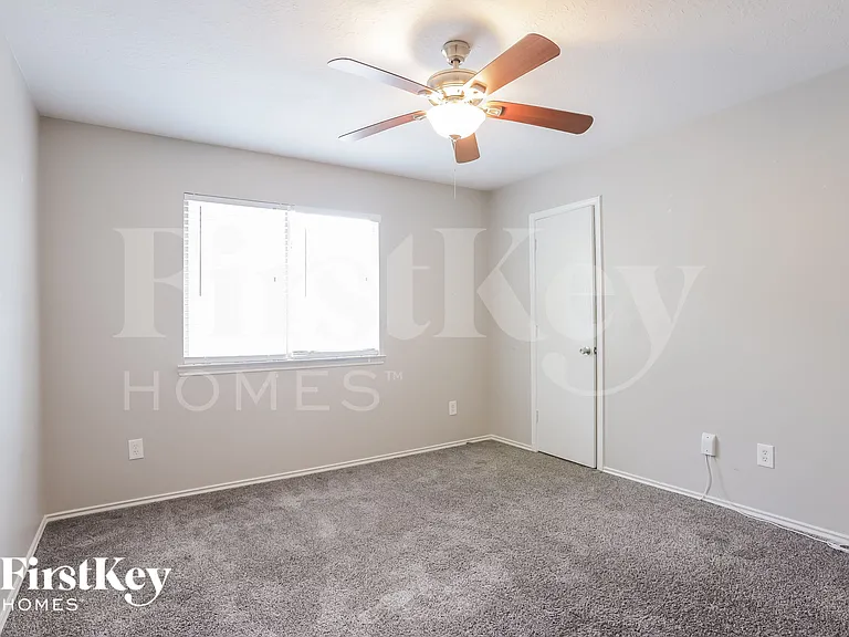 2911 Cypress Island Dr — Photo 12