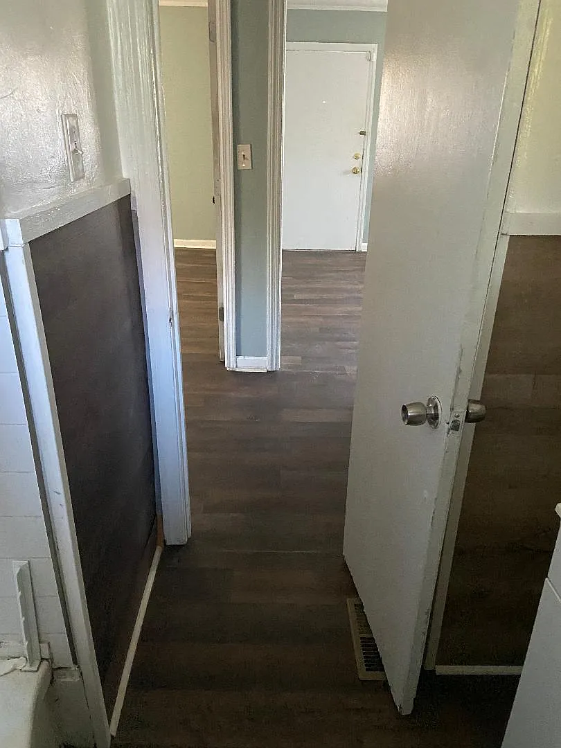 2 bed, 900 sqft, $1,200 — Photo 3