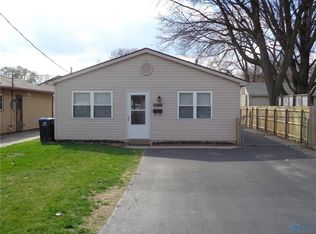 1022 Mambrino Rd, Oregon, OH 43616