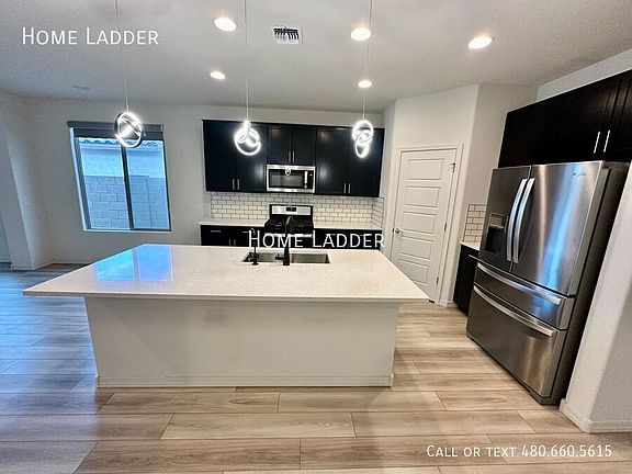 4th image of 19842 W Badgett Ln