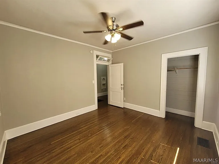 2243 Winona Ave — Photo 10