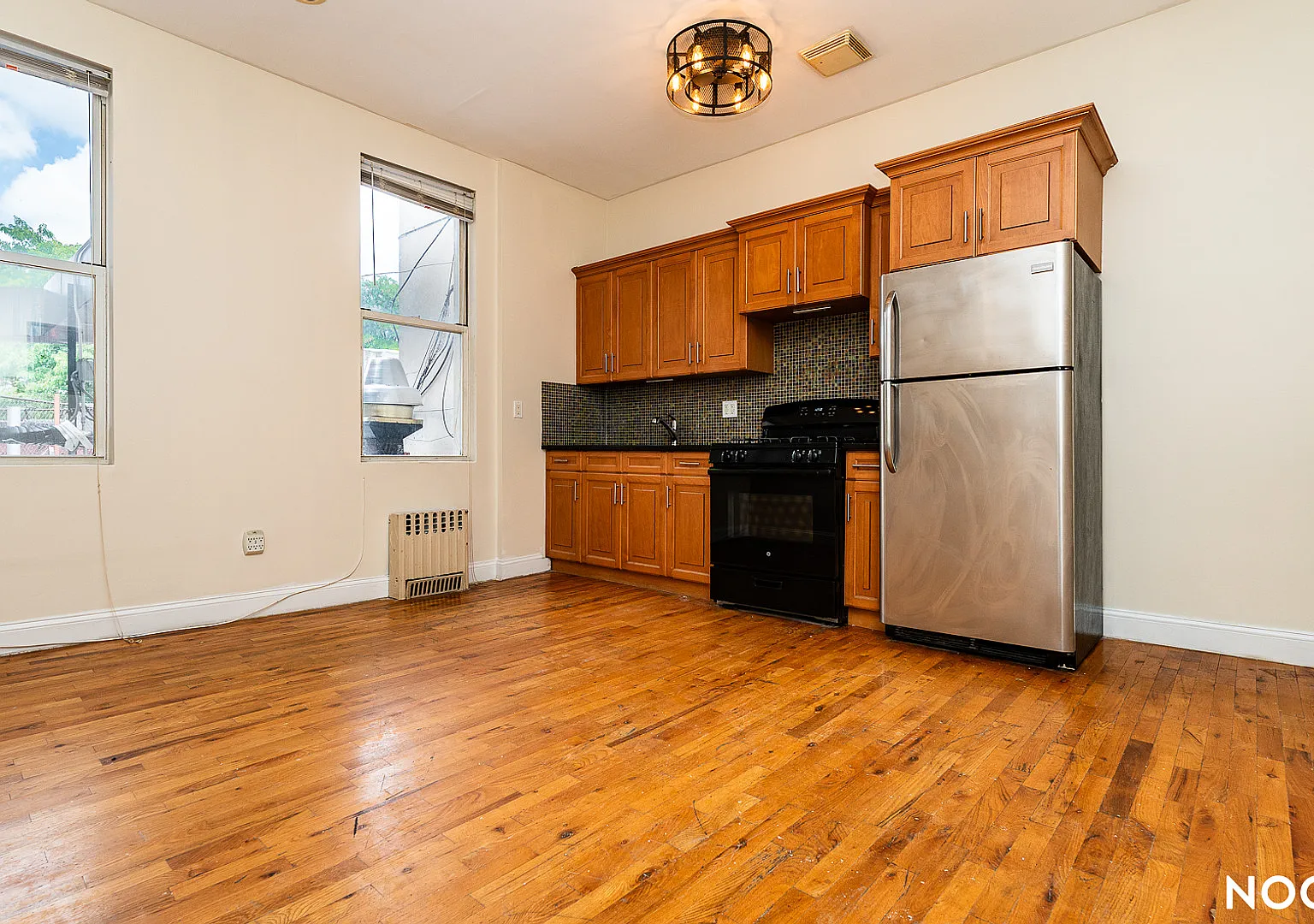 1439 Myrtle Avenue — Photo 1