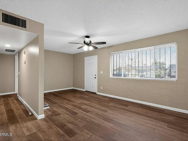 4127 N 74th Ave — Photo 11