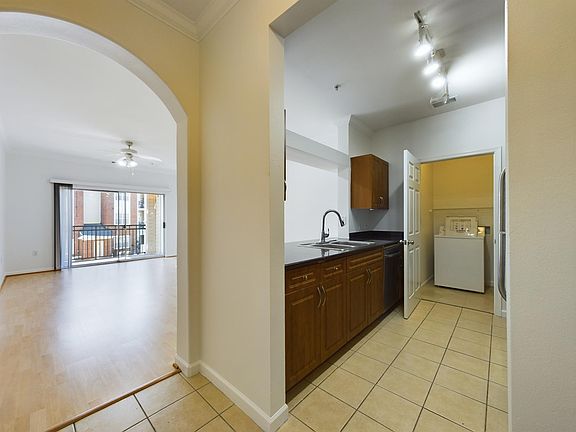 3rd image of 12957 Centre Park Cir APT 202