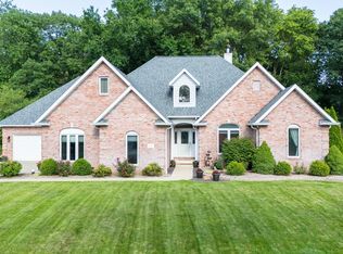 1612 Nighthawk Ct, Pekin, IL