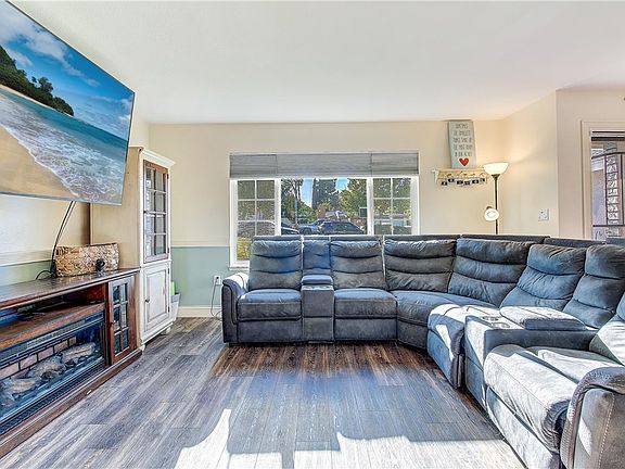 4th image of 3415 Revere Rd