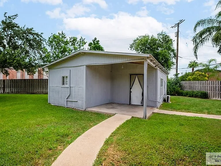 2202 Ella St — Photo 19