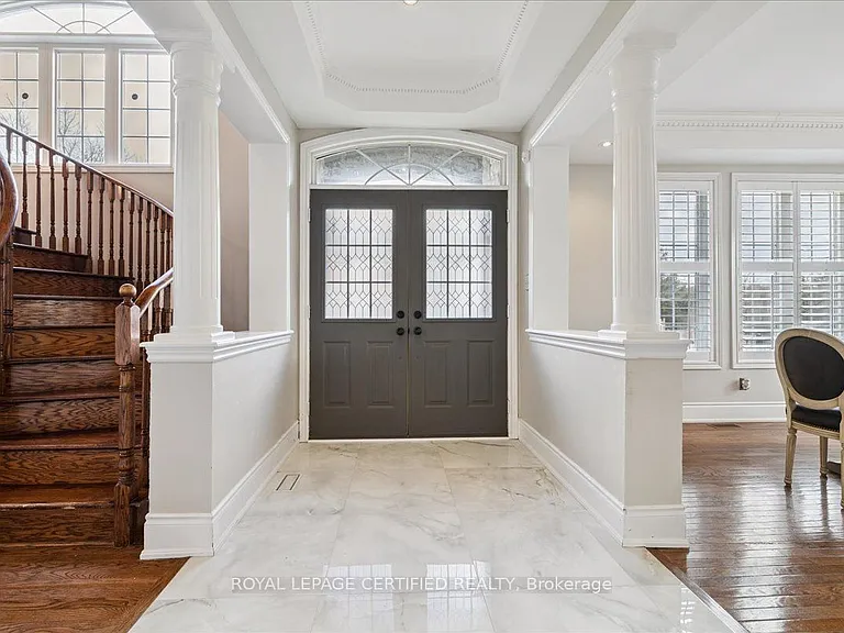 2523 Highmount Cres — Photo 3
