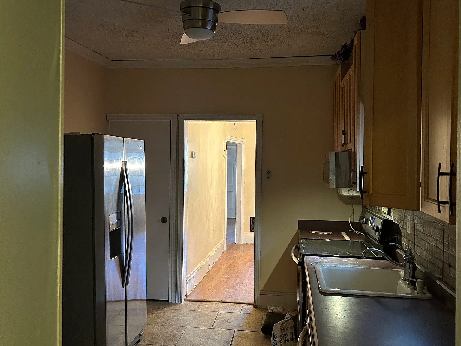 3 bed, 1124 sqft, $2,100 — Photo 3