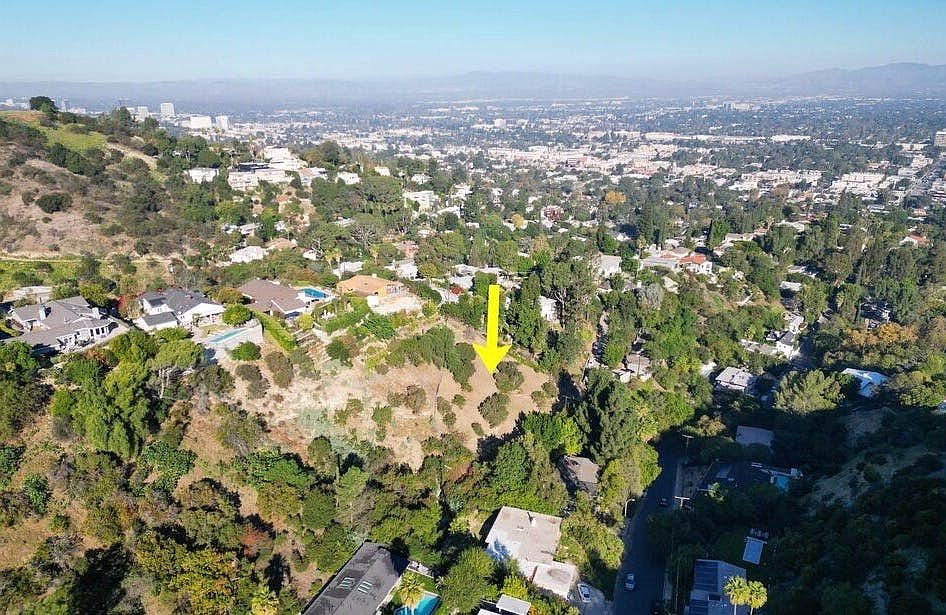 1st image of 3923 Deer Ave