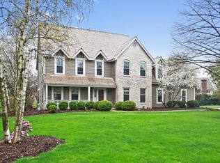 20645 Chadwick Ln, Brookfield, WI 53045