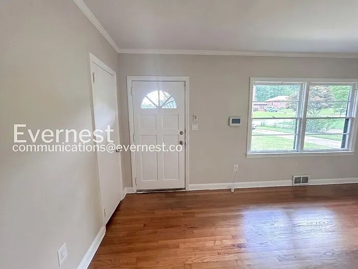 1728 Valencia Rd — Photo 5