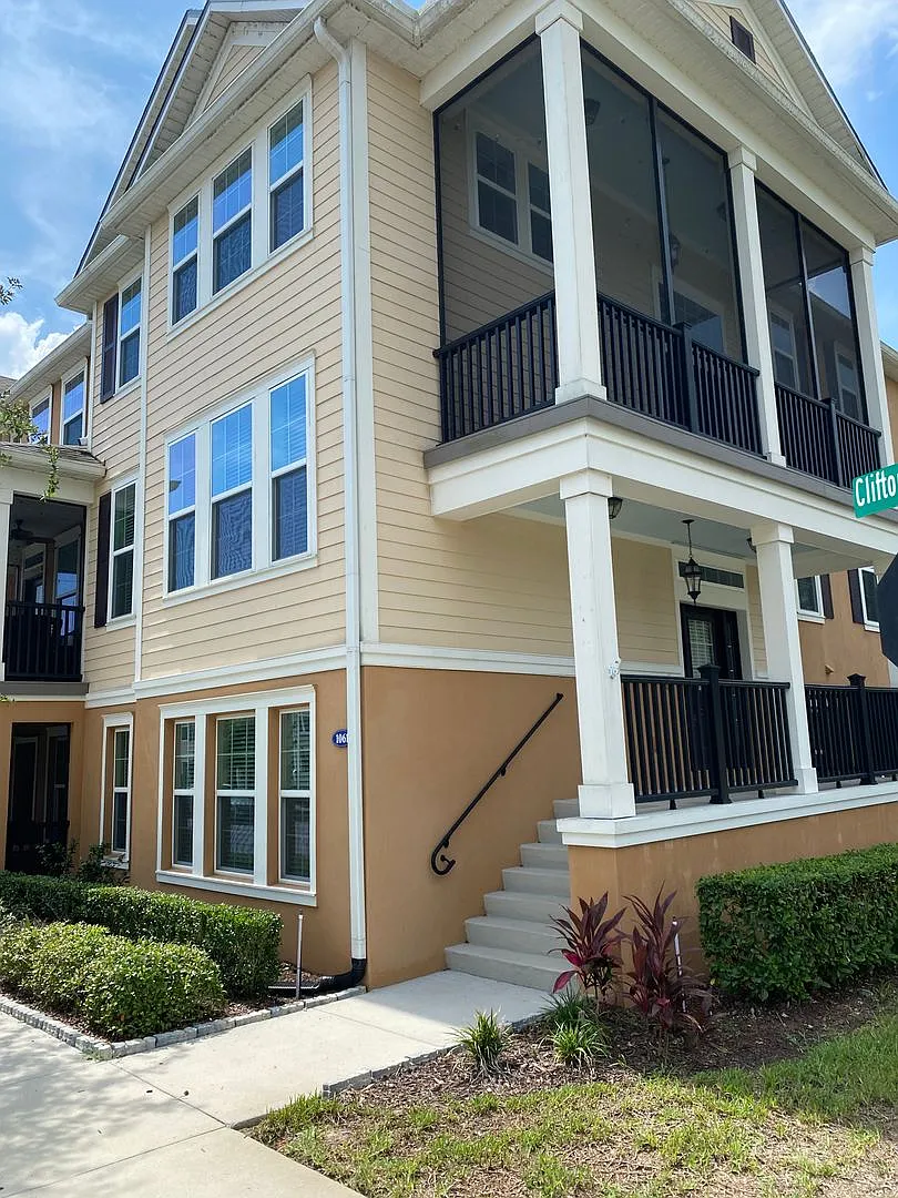 Stunning 3 Br/3.5 Ba Townhome In The Beautiful — Photo 1