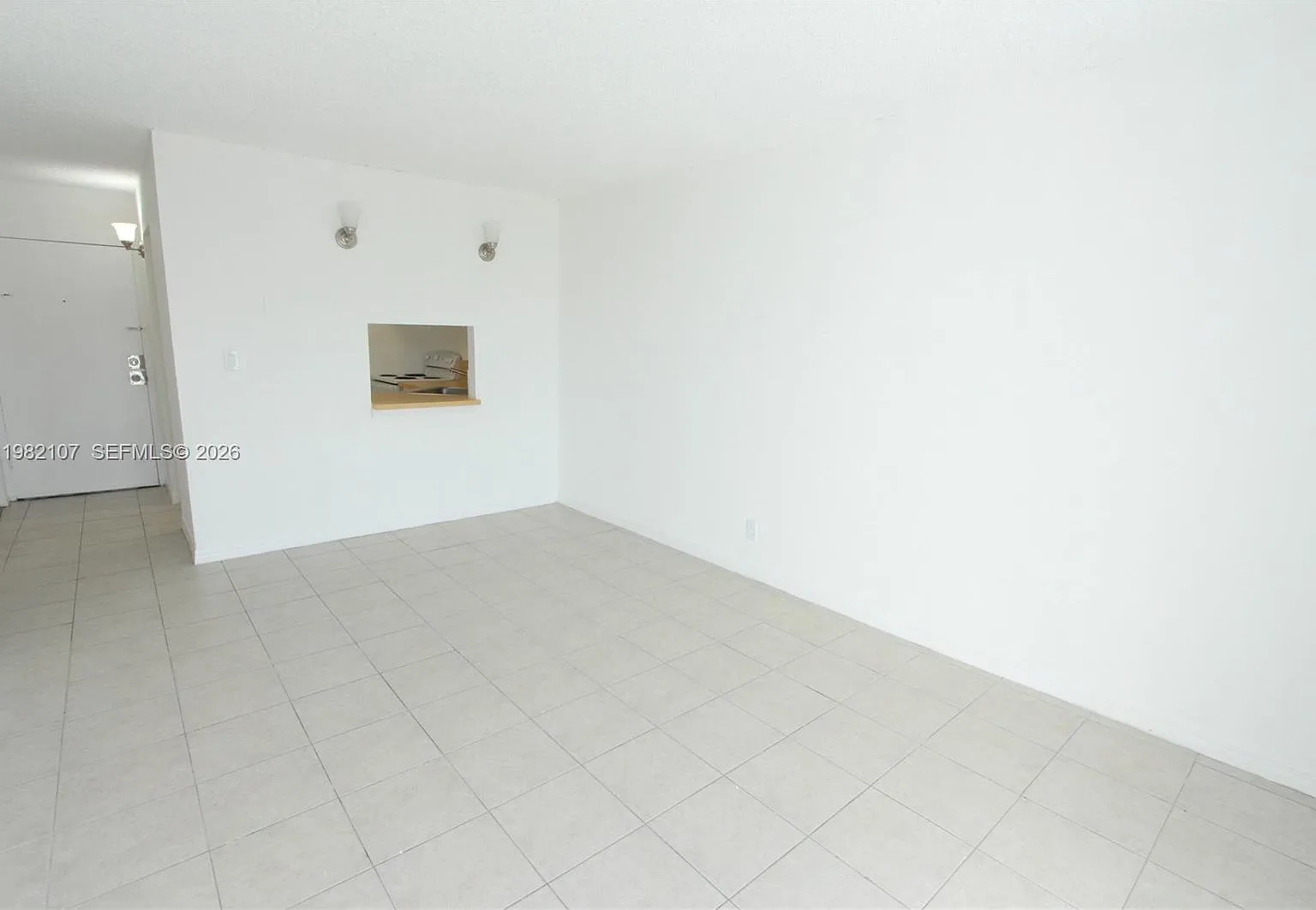 Yolanda Villas Condo — Photo 2