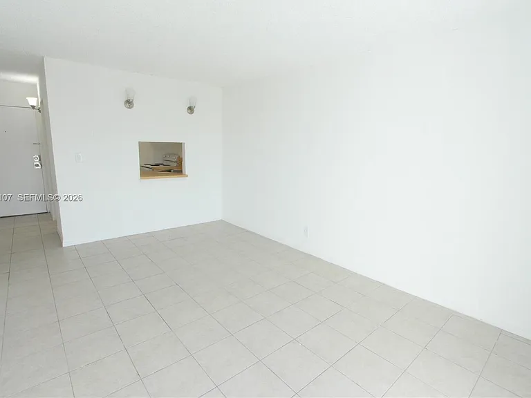 4550 NW 9th St #815E — Photo 2
