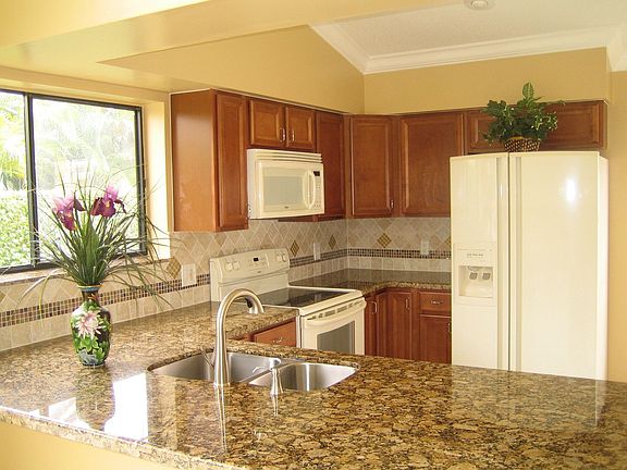 Kitchen Image 1