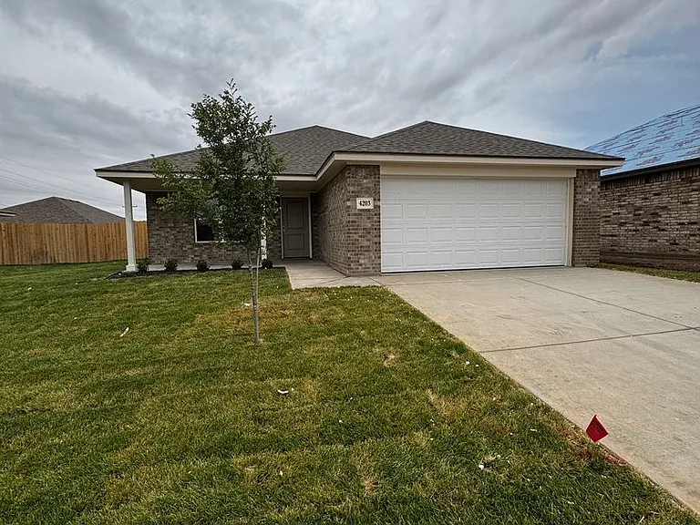 4203 Sunset St — Photo 1