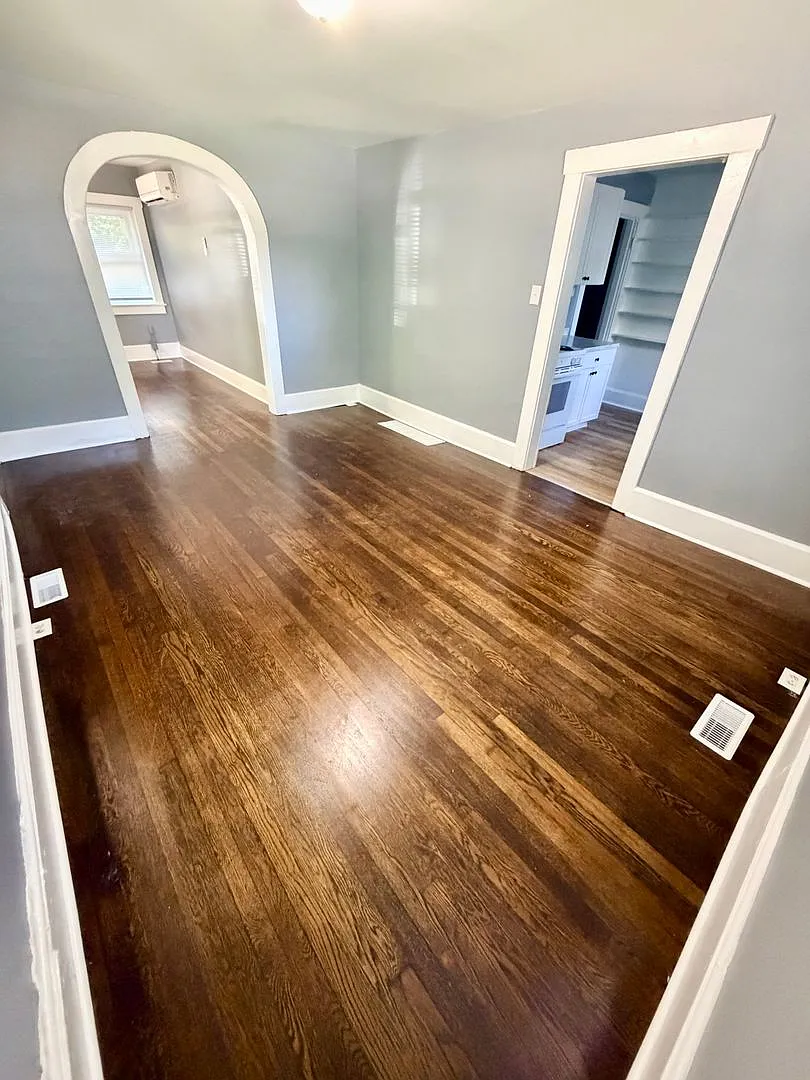 Cozy 3-bed 1-Bath Apartment! — Photo 3