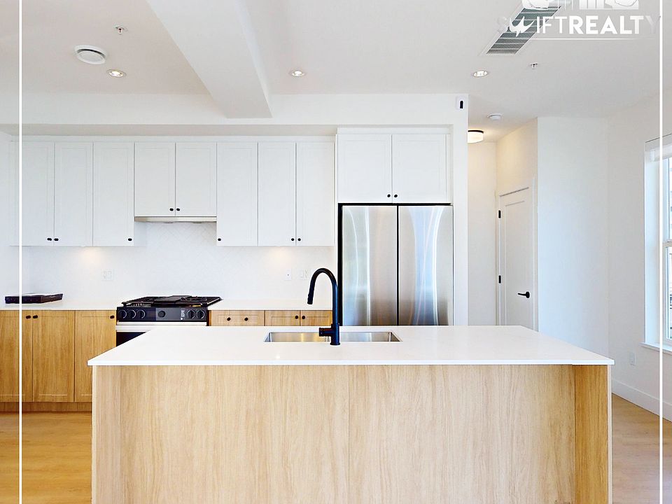 05_19-7635_198B_Street_Balcony_for_BBQ_08092024