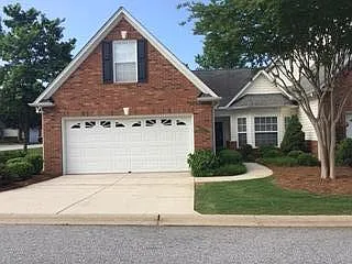 301 Ivystone Dr — Photo 3