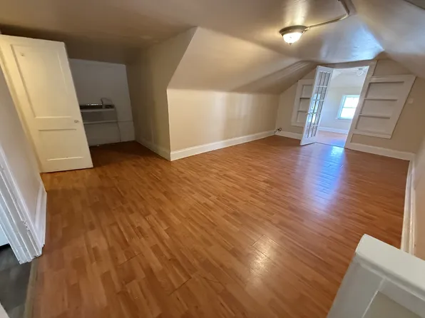 835 12th Ave APT 4, Huntington, WV 25701