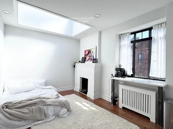 234 W 4th St Unit 4E, New York, NY 10014