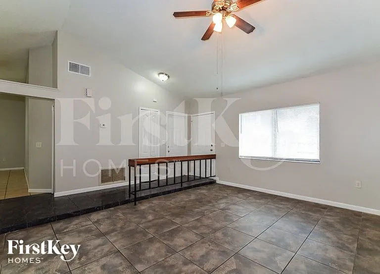 649 Nardello Dr — Photo 3